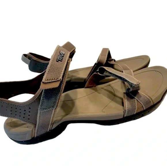 Teva Sandals Verra Outdoor
Adjustable Sport Sandals
Beige Womens - Picture 2 of 5